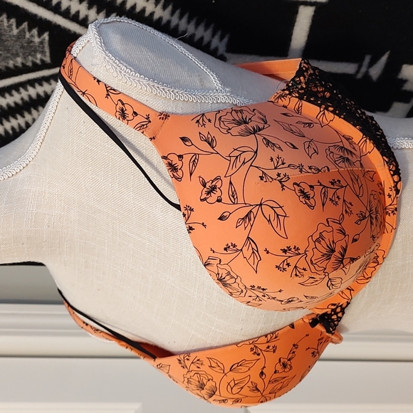 💕 EUC Cacique Brand Intimates Ladie's Smooth Boost Plunge Underwire Bra, 40D - Picture 5 of 10